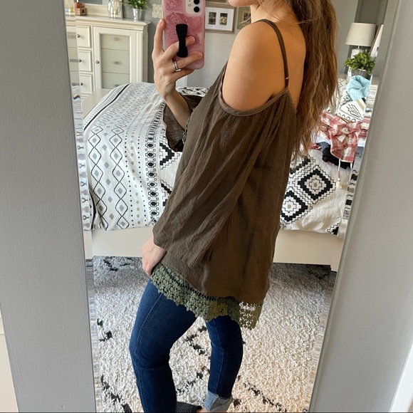 TOBI lace green top off the shoulder tunic - Picture 2 of 4